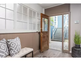 Photo #5: 20093045 Listing 