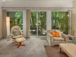 Photo #5: 20093415 Listing 