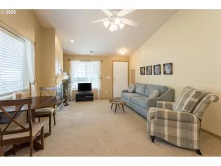 Photo #4: 20093722 Listing