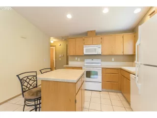 Photo #6: 20093722 Listing