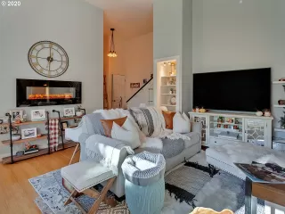 Photo #1: 20094244 Listing