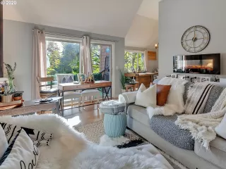 Photo #2: 20094244 Listing