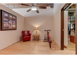 Photo #6: 20095025 Listing 