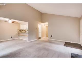 Photo #5: 20095036 Listing 