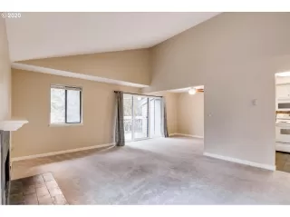 Photo #6: 20095036 Listing 