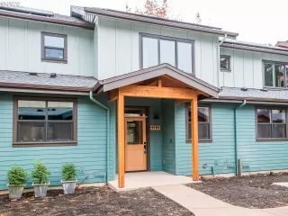 Photo #1: 20095148 Listing 