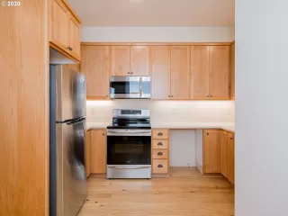 Photo #4: 20095148 Listing 