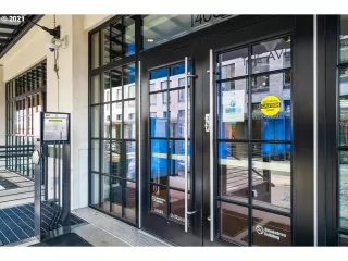 Photo #2: 20096324 Listing 