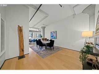 Photo #5: 20096324 Listing 