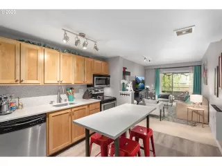 Photo #1: 20096489 Listing