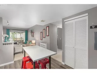 Photo #3: 20096489 Listing