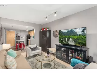 Photo #4: 20096489 Listing