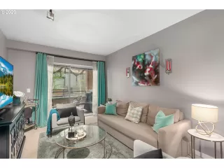 Photo #5: 20096489 Listing