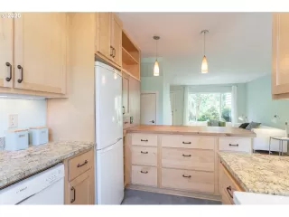Photo #5: 20096662 Listing 