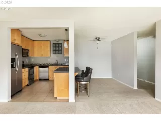 Photo #2: 20097086 Listing