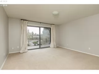 Photo #4: 20097086 Listing