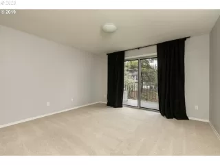 Photo #6: 20097086 Listing