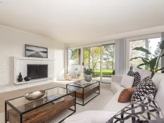 Photo #5: 20097297 Listing