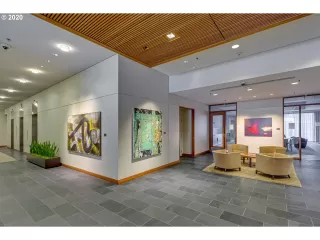 Photo #5: 20098615 Listing