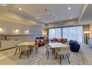 Photo #6: 20098615 Listing