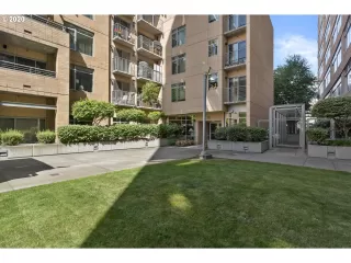 Photo #1: 20098828 Listing