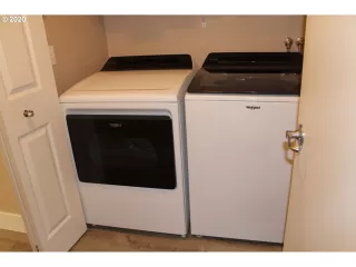 Photo #5: 20098914 Listing 