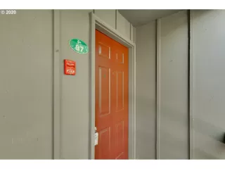 Photo #3: 20099598 Listing