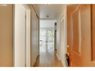 Photo #4: 20099598 Listing