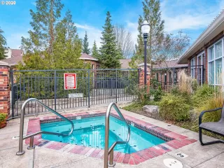 Photo #4: 20099694 Listing