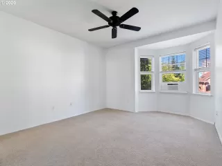 Photo #6: 20099694 Listing