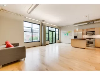 Photo #4: 20100132 Listing 