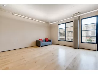 Photo #5: 20100132 Listing 