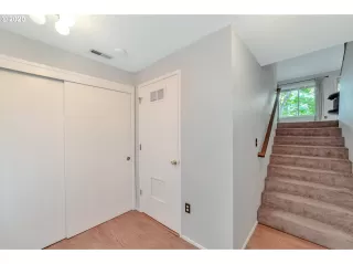 Photo #5: 20101493 Listing 