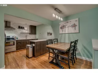 Photo #4: 20101881 Listing