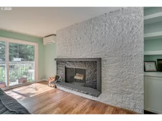 Photo #5: 20101881 Listing