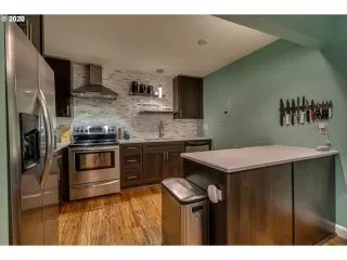 Photo #6: 20101881 Listing