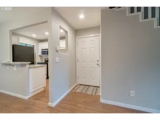 Photo #2: 20101989 Listing