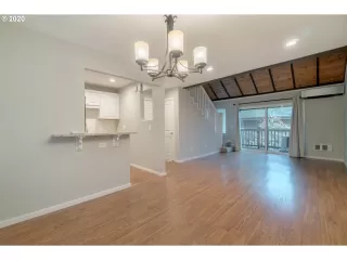 Photo #3: 20101989 Listing