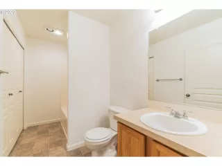 Photo #6: 20102115 Listing