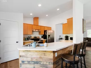 Photo #1: 20102192 Listing