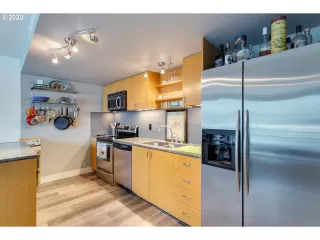 Photo #4: 20102250 Listing