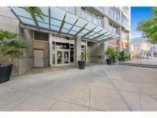 Photo #3: 20102631 Listing