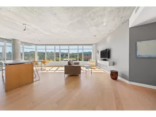 Photo #4: 20102631 Listing