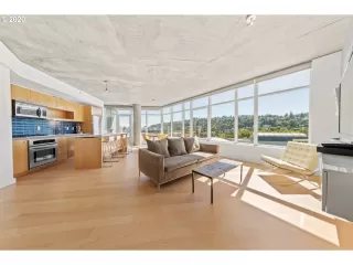 Photo #6: 20102631 Listing