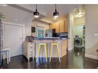 Photo #4: 20103063 Listing 