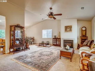 Photo #3: 20103112 Listing