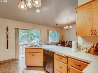 Photo #6: 20103112 Listing