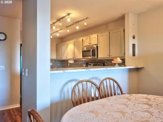 Photo #6: 20103724 Listing