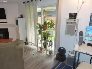 Photo #1: 20104436 Listing