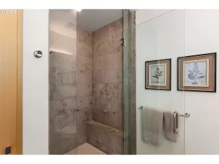 Photo #2: 20104622 Listing